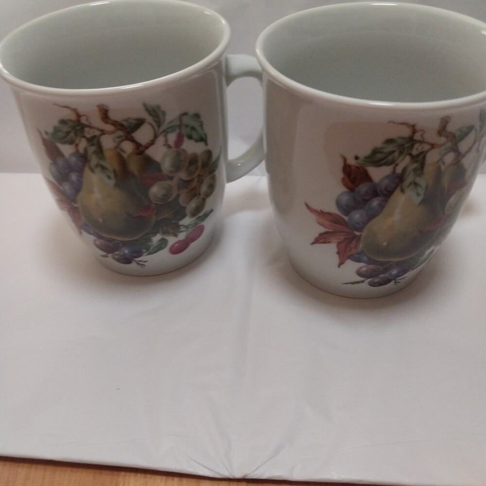 Vintage "NAA4 Naaman Israel" Fruit Mugs